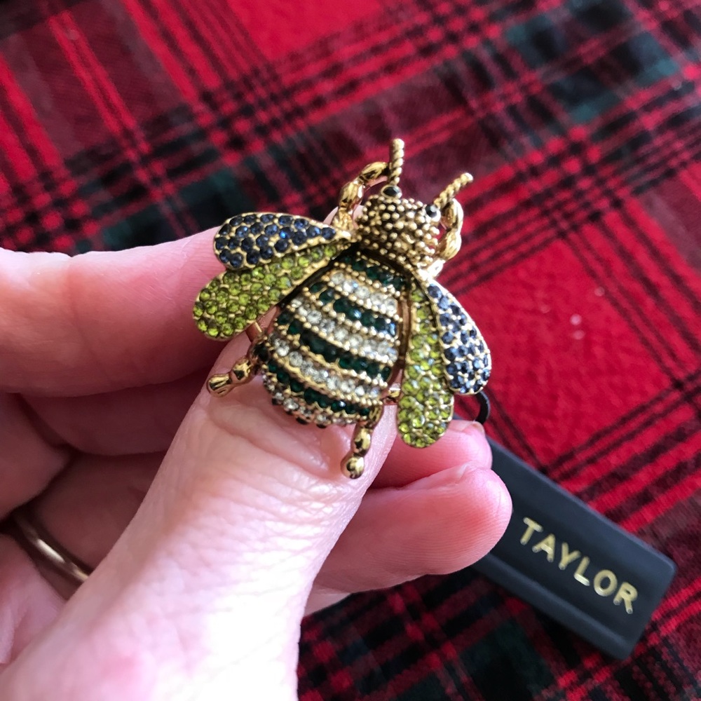 Ann Taylor Bee ring Size 6